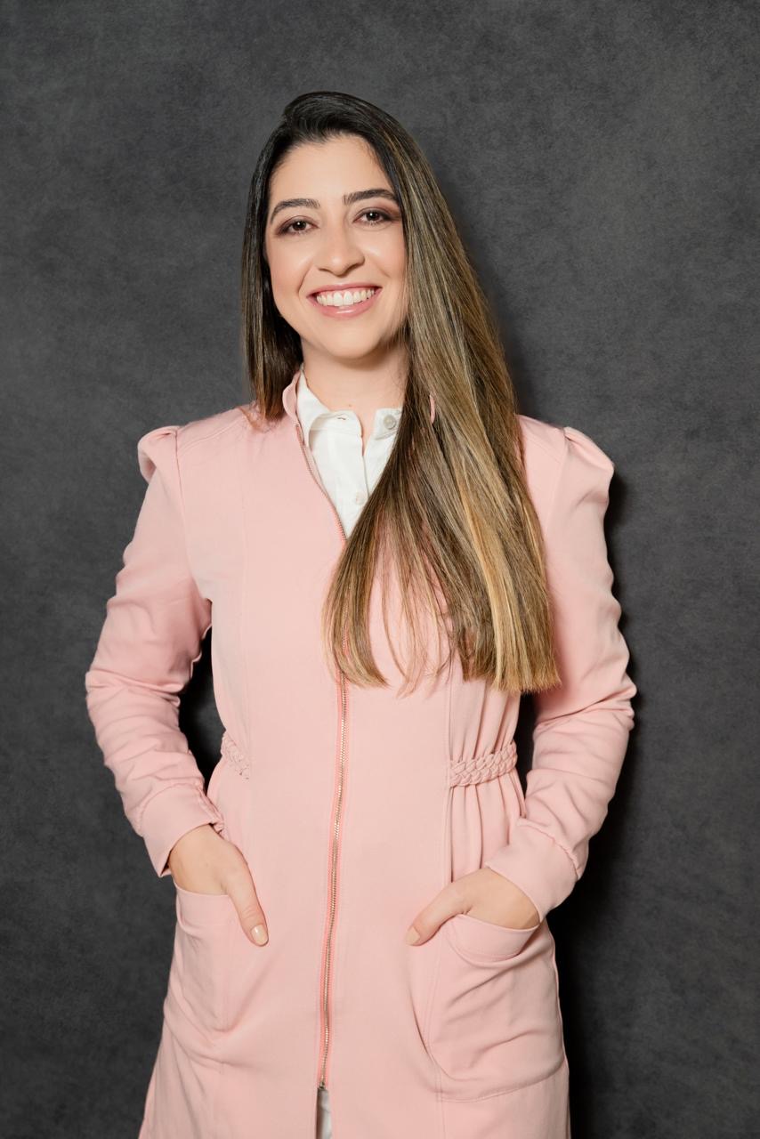 Dra. Camila Vidotti Castro